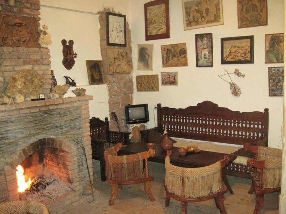 Guest House Gallery Oni Esterno foto